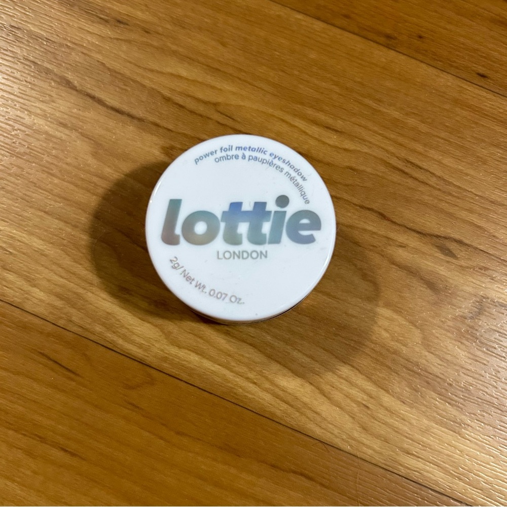 Lottie London Power Foil Metallic Eyeshadow